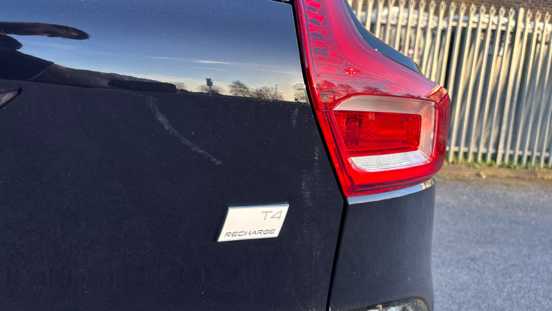 Volvo Xc40 1.5 T4 Recharge PHEV Plus Dark 5dr Auto Estate